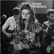 Profesora de saxófon para todas las edades y niveles